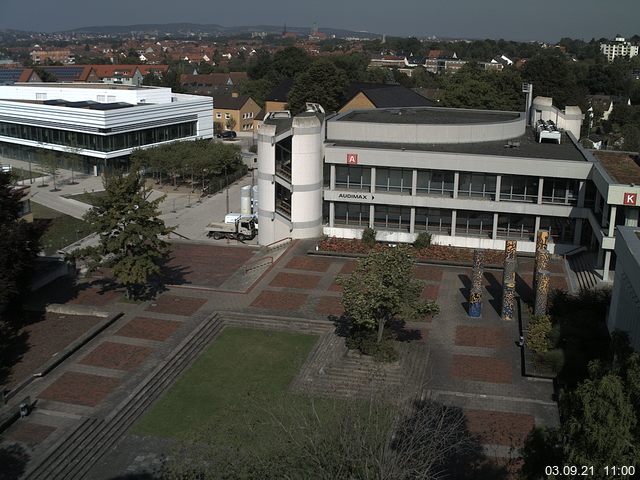 Foto der Webcam: Verwaltungsgeb&auml;ude, Innenhof mit Audimax, H&ouml;rsaal-Geb&auml;ude 1