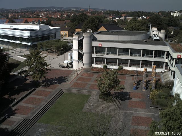 Foto der Webcam: Verwaltungsgeb&auml;ude, Innenhof mit Audimax, H&ouml;rsaal-Geb&auml;ude 1