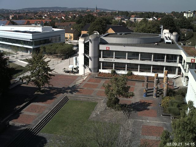 Foto der Webcam: Verwaltungsgeb&auml;ude, Innenhof mit Audimax, H&ouml;rsaal-Geb&auml;ude 1