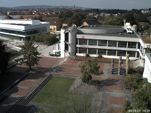 Foto der Webcam: Verwaltungsgeb&auml;ude, Innenhof mit Audimax, H&ouml;rsaal-Geb&auml;ude 1