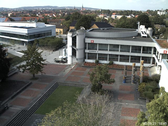 Foto der Webcam: Verwaltungsgeb&auml;ude, Innenhof mit Audimax, H&ouml;rsaal-Geb&auml;ude 1