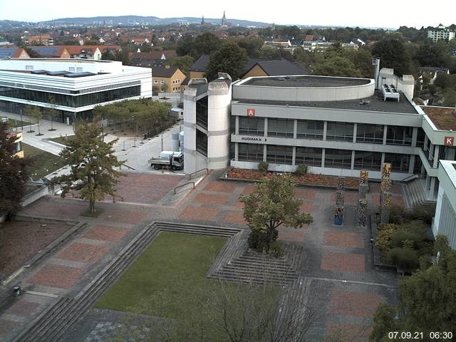 Foto der Webcam: Verwaltungsgeb&auml;ude, Innenhof mit Audimax, H&ouml;rsaal-Geb&auml;ude 1