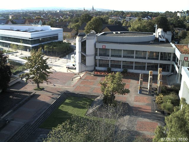 Foto der Webcam: Verwaltungsgeb&auml;ude, Innenhof mit Audimax, H&ouml;rsaal-Geb&auml;ude 1