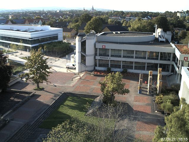 Foto der Webcam: Verwaltungsgeb&auml;ude, Innenhof mit Audimax, H&ouml;rsaal-Geb&auml;ude 1