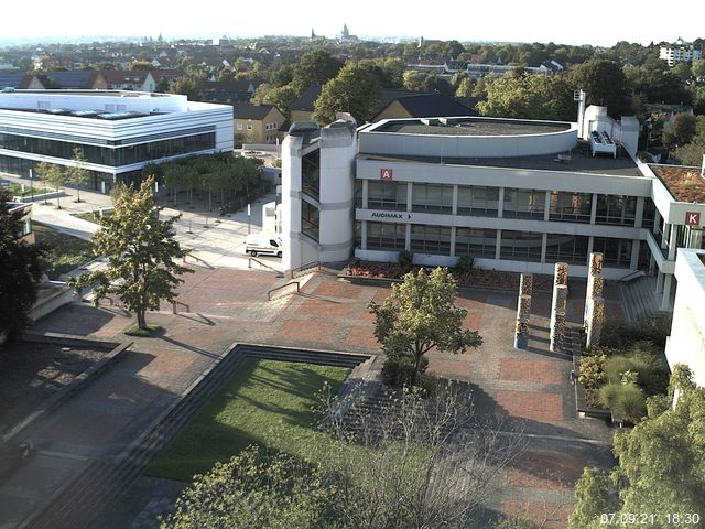 Foto der Webcam: Verwaltungsgeb&auml;ude, Innenhof mit Audimax, H&ouml;rsaal-Geb&auml;ude 1