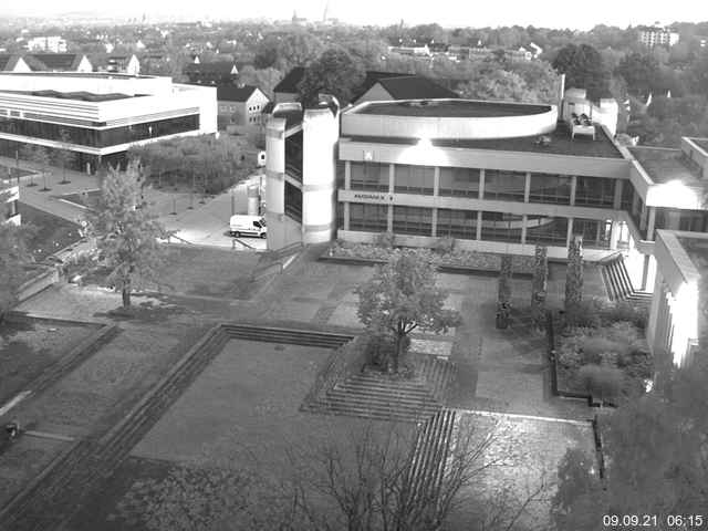 Foto der Webcam: Verwaltungsgeb&auml;ude, Innenhof mit Audimax, H&ouml;rsaal-Geb&auml;ude 1