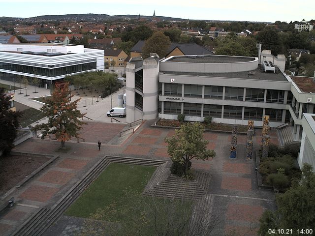 Foto der Webcam: Verwaltungsgebäude, Innenhof mit Audimax, Hörsaal-Gebäude 1