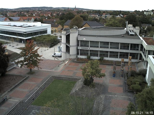 Foto der Webcam: Verwaltungsgebäude, Innenhof mit Audimax, Hörsaal-Gebäude 1