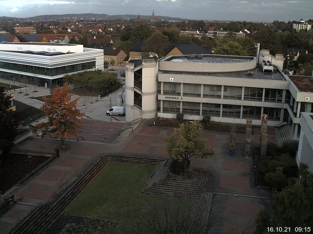 Foto der Webcam: Verwaltungsgebäude, Innenhof mit Audimax, Hörsaal-Gebäude 1