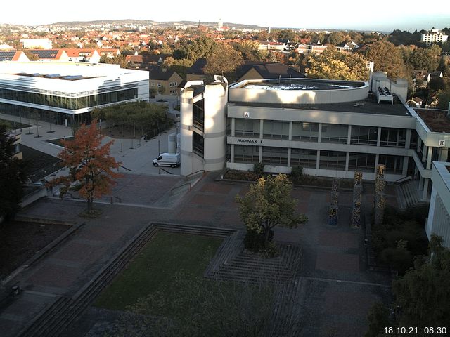 Foto der Webcam: Verwaltungsgeb&auml;ude, Innenhof mit Audimax, H&ouml;rsaal-Geb&auml;ude 1