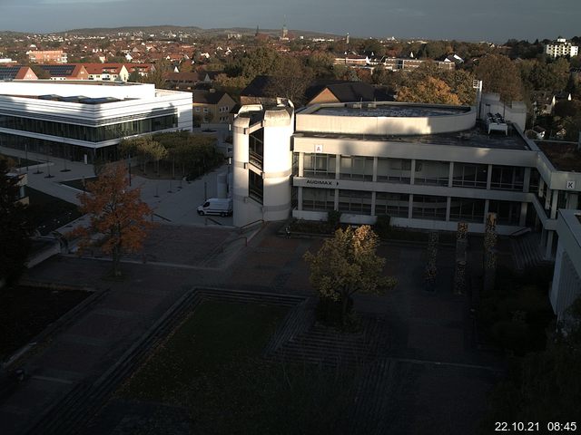 Foto der Webcam: Verwaltungsgebäude, Innenhof mit Audimax, Hörsaal-Gebäude 1