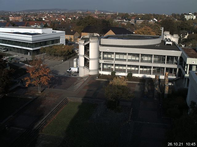 Foto der Webcam: Verwaltungsgebäude, Innenhof mit Audimax, Hörsaal-Gebäude 1