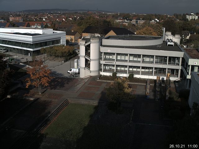 Foto der Webcam: Verwaltungsgebäude, Innenhof mit Audimax, Hörsaal-Gebäude 1