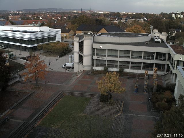 Foto der Webcam: Verwaltungsgebäude, Innenhof mit Audimax, Hörsaal-Gebäude 1