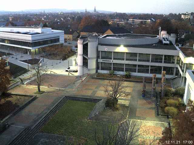 Foto der Webcam: Verwaltungsgebäude, Innenhof mit Audimax, Hörsaal-Gebäude 1