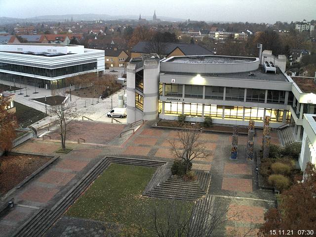 Foto der Webcam: Verwaltungsgeb&auml;ude, Innenhof mit Audimax, H&ouml;rsaal-Geb&auml;ude 1