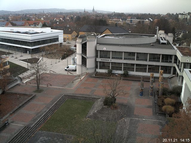 Foto der Webcam: Verwaltungsgebäude, Innenhof mit Audimax, Hörsaal-Gebäude 1