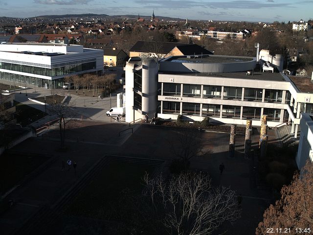 Foto der Webcam: Verwaltungsgebäude, Innenhof mit Audimax, Hörsaal-Gebäude 1