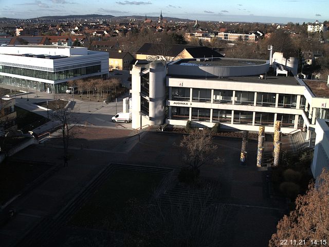 Foto der Webcam: Verwaltungsgebäude, Innenhof mit Audimax, Hörsaal-Gebäude 1