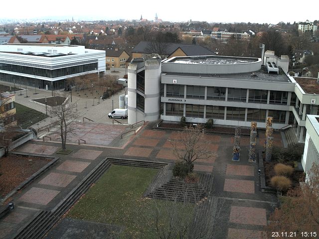 Foto der Webcam: Verwaltungsgeb&auml;ude, Innenhof mit Audimax, H&ouml;rsaal-Geb&auml;ude 1