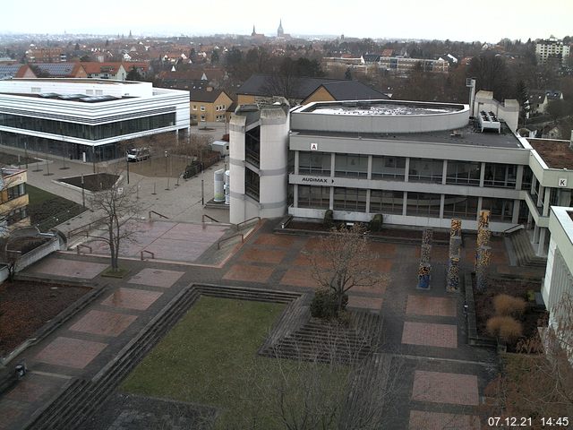 Foto der Webcam: Verwaltungsgeb&auml;ude, Innenhof mit Audimax, H&ouml;rsaal-Geb&auml;ude 1