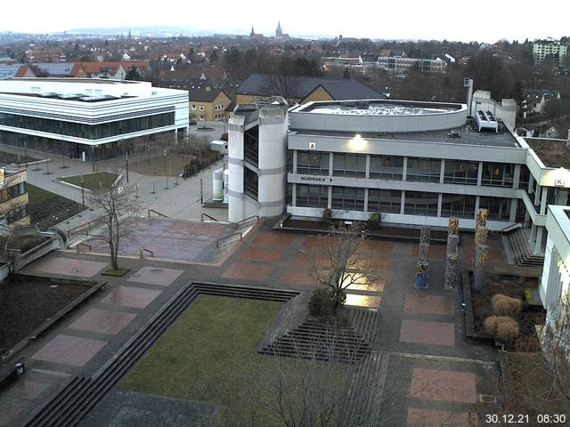 Foto der Webcam: Verwaltungsgeb&auml;ude, Innenhof mit Audimax, H&ouml;rsaal-Geb&auml;ude 1