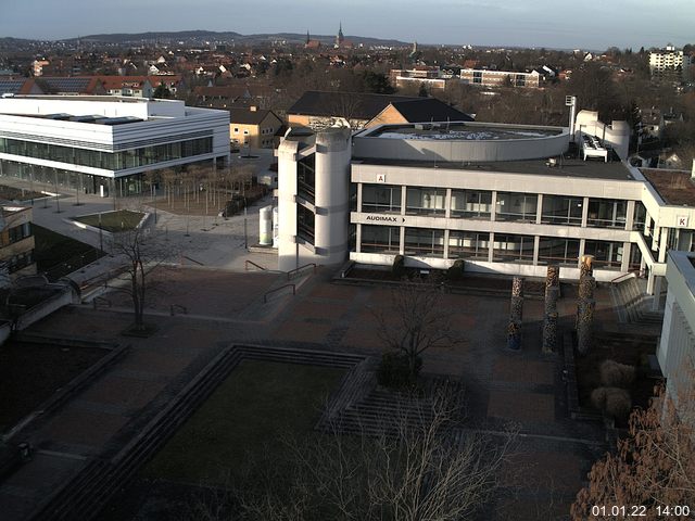 Foto der Webcam: Verwaltungsgebäude, Innenhof mit Audimax, Hörsaal-Gebäude 1