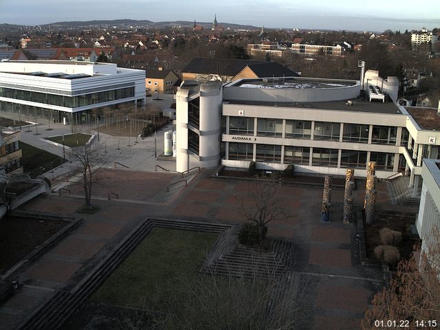 Foto der Webcam: Verwaltungsgebäude, Innenhof mit Audimax, Hörsaal-Gebäude 1