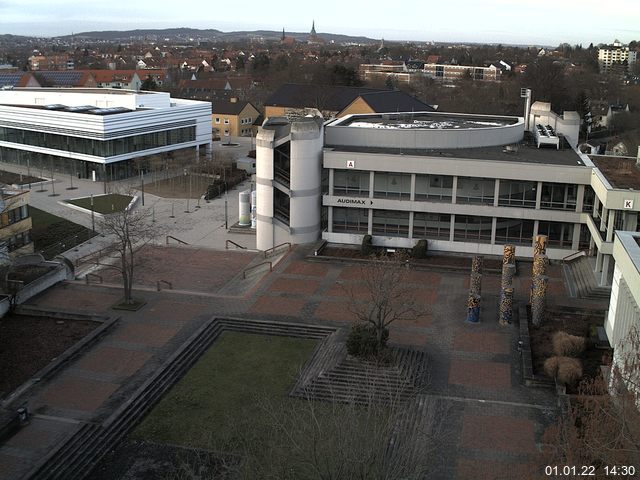 Foto der Webcam: Verwaltungsgebäude, Innenhof mit Audimax, Hörsaal-Gebäude 1