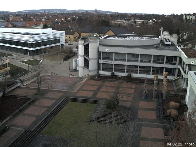 Foto der Webcam: Verwaltungsgebäude, Innenhof mit Audimax, Hörsaal-Gebäude 1