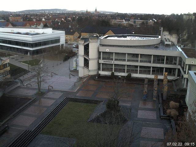 Foto der Webcam: Verwaltungsgebäude, Innenhof mit Audimax, Hörsaal-Gebäude 1