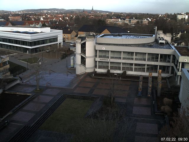 Foto der Webcam: Verwaltungsgebäude, Innenhof mit Audimax, Hörsaal-Gebäude 1