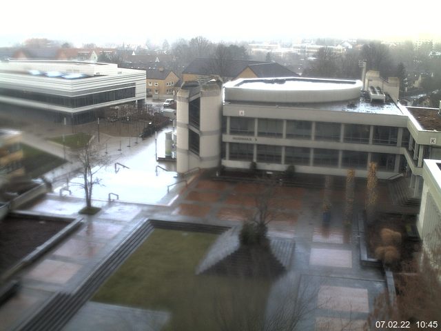 Foto der Webcam: Verwaltungsgebäude, Innenhof mit Audimax, Hörsaal-Gebäude 1