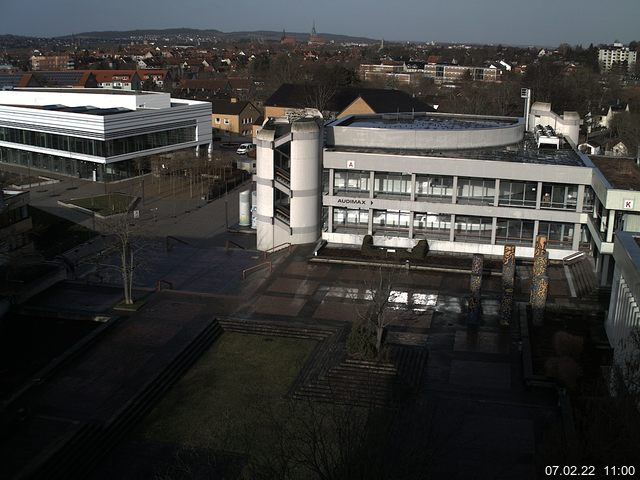 Foto der Webcam: Verwaltungsgebäude, Innenhof mit Audimax, Hörsaal-Gebäude 1