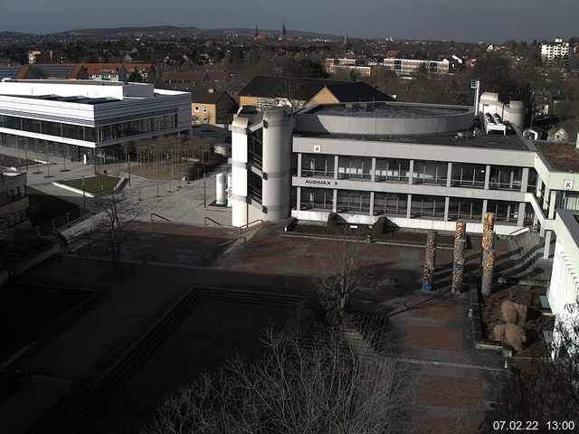 Foto der Webcam: Verwaltungsgebäude, Innenhof mit Audimax, Hörsaal-Gebäude 1