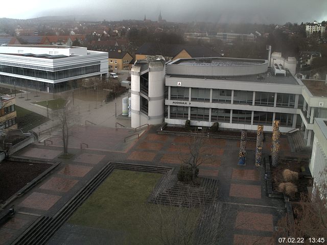 Foto der Webcam: Verwaltungsgebäude, Innenhof mit Audimax, Hörsaal-Gebäude 1