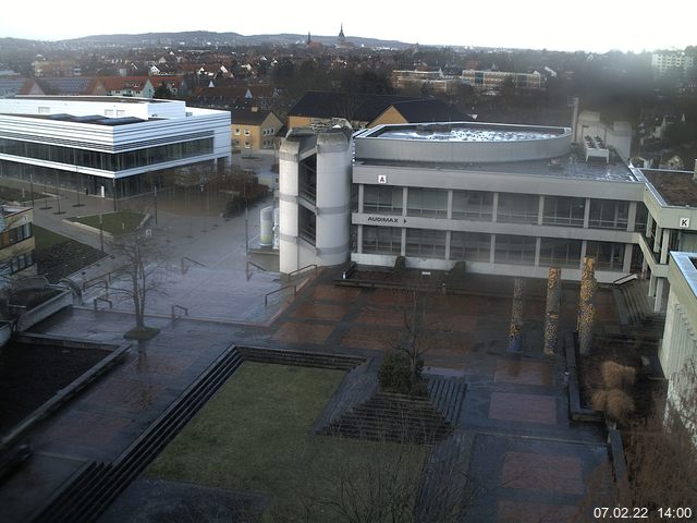 Foto der Webcam: Verwaltungsgebäude, Innenhof mit Audimax, Hörsaal-Gebäude 1