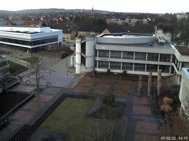 Foto der Webcam: Verwaltungsgebäude, Innenhof mit Audimax, Hörsaal-Gebäude 1