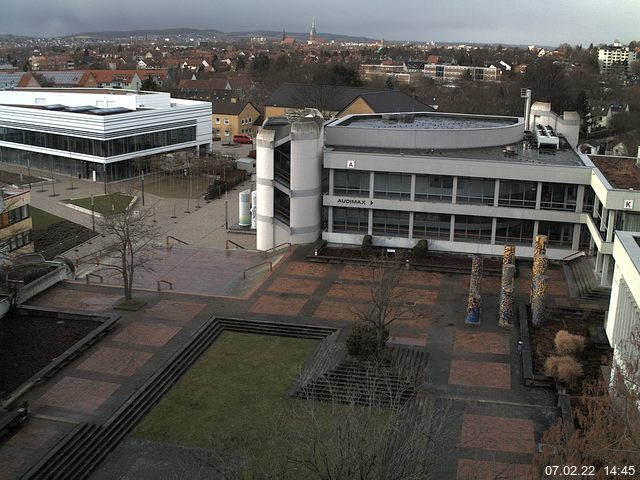 Foto der Webcam: Verwaltungsgebäude, Innenhof mit Audimax, Hörsaal-Gebäude 1