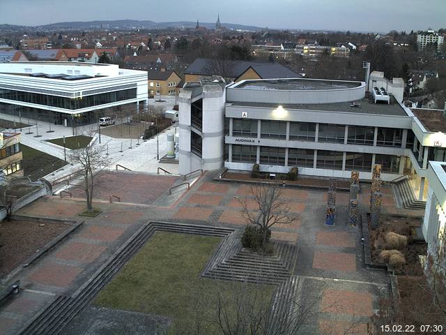 Foto der Webcam: Verwaltungsgeb&auml;ude, Innenhof mit Audimax, H&ouml;rsaal-Geb&auml;ude 1