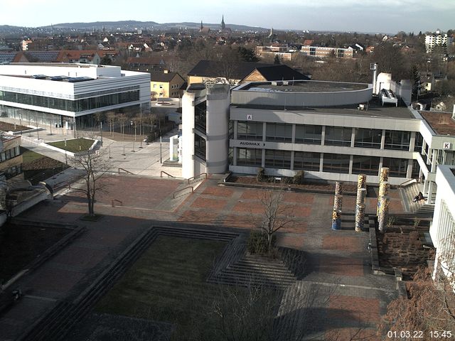 Foto der Webcam: Verwaltungsgeb&auml;ude, Innenhof mit Audimax, H&ouml;rsaal-Geb&auml;ude 1