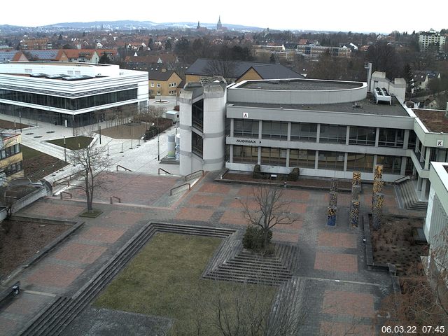 Foto der Webcam: Verwaltungsgeb&auml;ude, Innenhof mit Audimax, H&ouml;rsaal-Geb&auml;ude 1