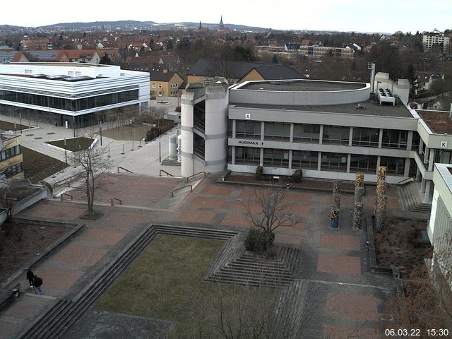 Foto der Webcam: Verwaltungsgeb&auml;ude, Innenhof mit Audimax, H&ouml;rsaal-Geb&auml;ude 1