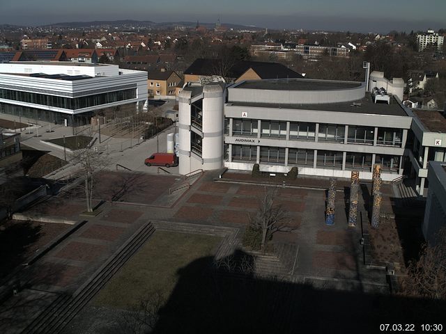 Foto der Webcam: Verwaltungsgeb&auml;ude, Innenhof mit Audimax, H&ouml;rsaal-Geb&auml;ude 1