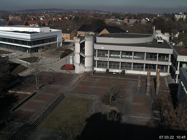 Foto der Webcam: Verwaltungsgeb&auml;ude, Innenhof mit Audimax, H&ouml;rsaal-Geb&auml;ude 1