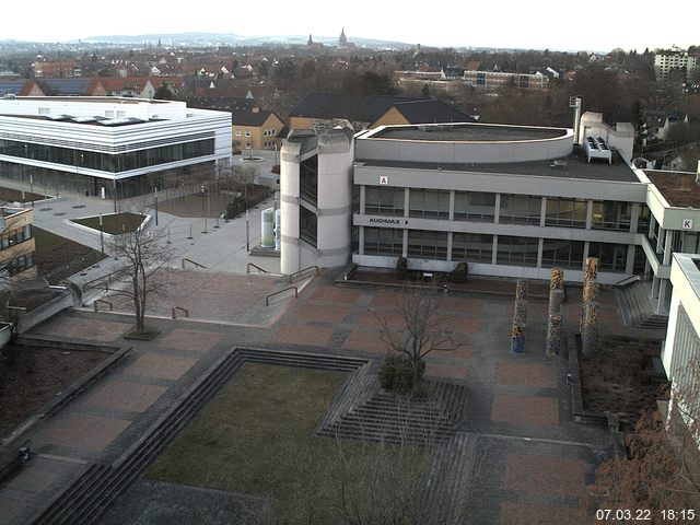 Foto der Webcam: Verwaltungsgeb&auml;ude, Innenhof mit Audimax, H&ouml;rsaal-Geb&auml;ude 1