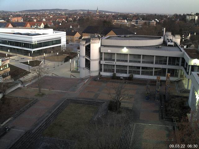 Foto der Webcam: Verwaltungsgeb&auml;ude, Innenhof mit Audimax, H&ouml;rsaal-Geb&auml;ude 1