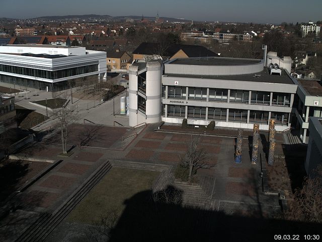 Foto der Webcam: Verwaltungsgeb&auml;ude, Innenhof mit Audimax, H&ouml;rsaal-Geb&auml;ude 1