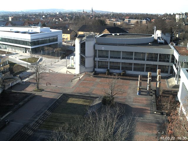 Foto der Webcam: Verwaltungsgeb&auml;ude, Innenhof mit Audimax, H&ouml;rsaal-Geb&auml;ude 1