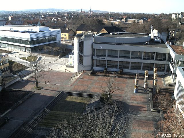 Foto der Webcam: Verwaltungsgeb&auml;ude, Innenhof mit Audimax, H&ouml;rsaal-Geb&auml;ude 1